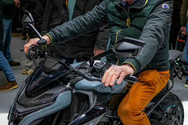 CFMOTO MOTORBEURS UTRECHT MENSEN OP MOTORS 12