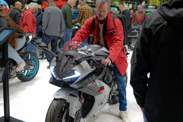 CFMOTO MOTORBEURS UTRECHT MENSEN OP MOTORS 16