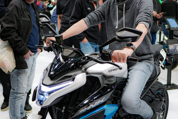 CFMOTO MOTORBEURS UTRECHT MENSEN OP MOTORS 22
